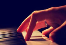 32岁!纽卡中卫丹-伯恩成为近15年来上演英格兰首秀的最年长球员.